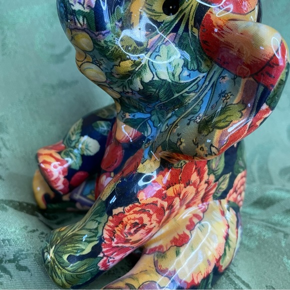 Collectible elephant trunk up for good luck. Vintage La Vie Safari, collage. - Picture 6 of 10